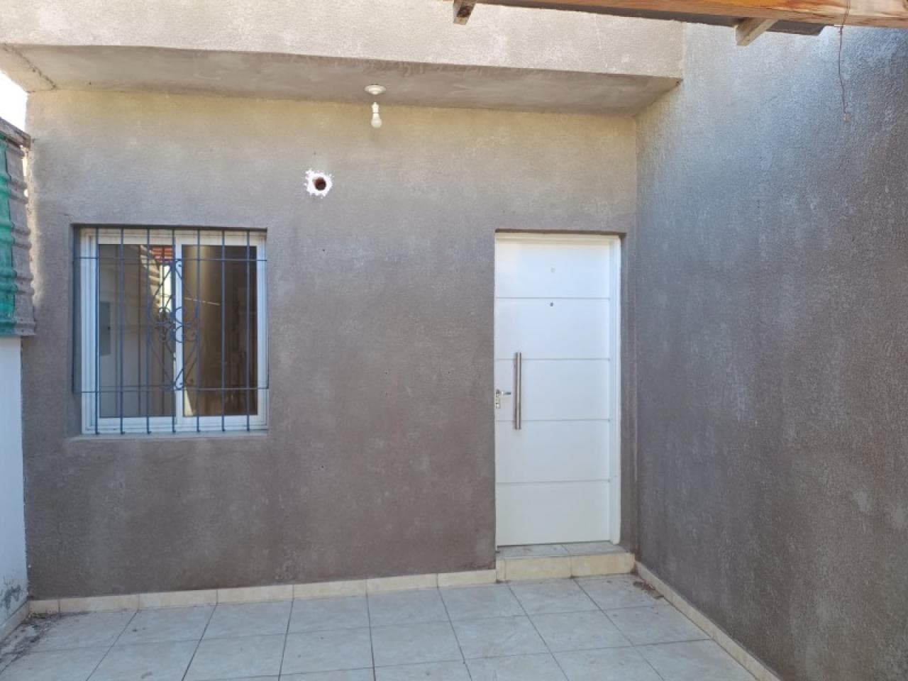🔶 Habitar Alquiler 🔶 Departamento Capital - 2 Dormitorios. Planta Baja. Simón Bolívar 236(e).