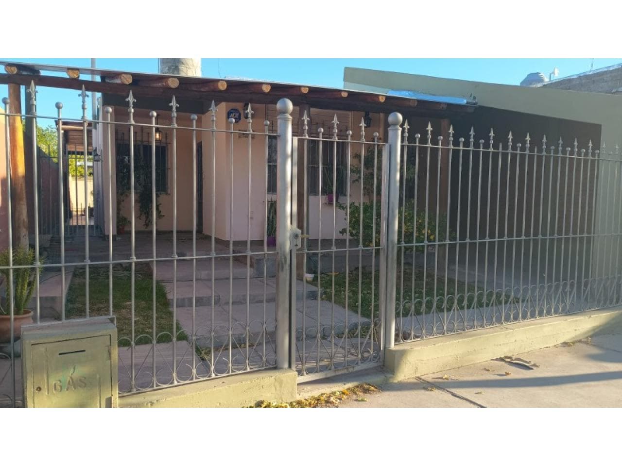 Vendo Hermosa Casa En Rawson. Sobre Calle Recabarren, B° Montaño