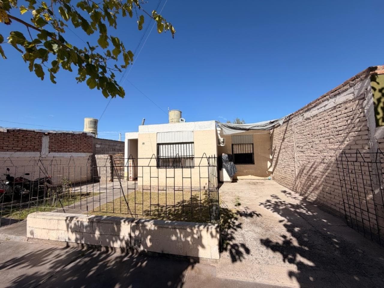 Venta Casa En Chimbas Barrio Los Pinos, Lista Para Escriturar