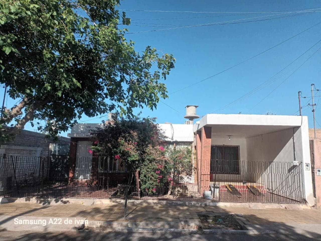 Venta. Casa Muy Amplia Para Reciclar. Chimbas