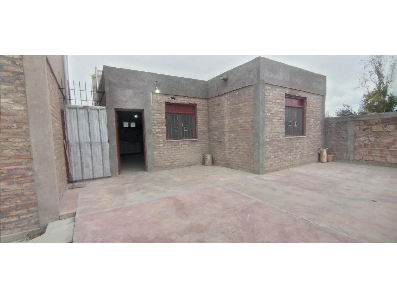 Alquiler. Casa En Albardón / 2 Dormitorios