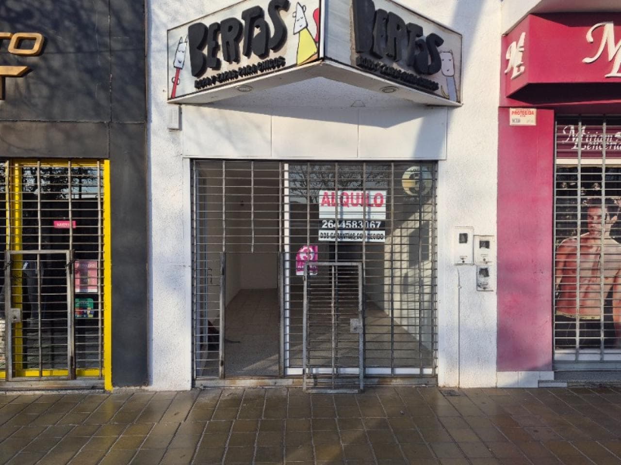 Alquiler Salon Bvar Sarmiento 30 Mtrs Antes De Mendoza