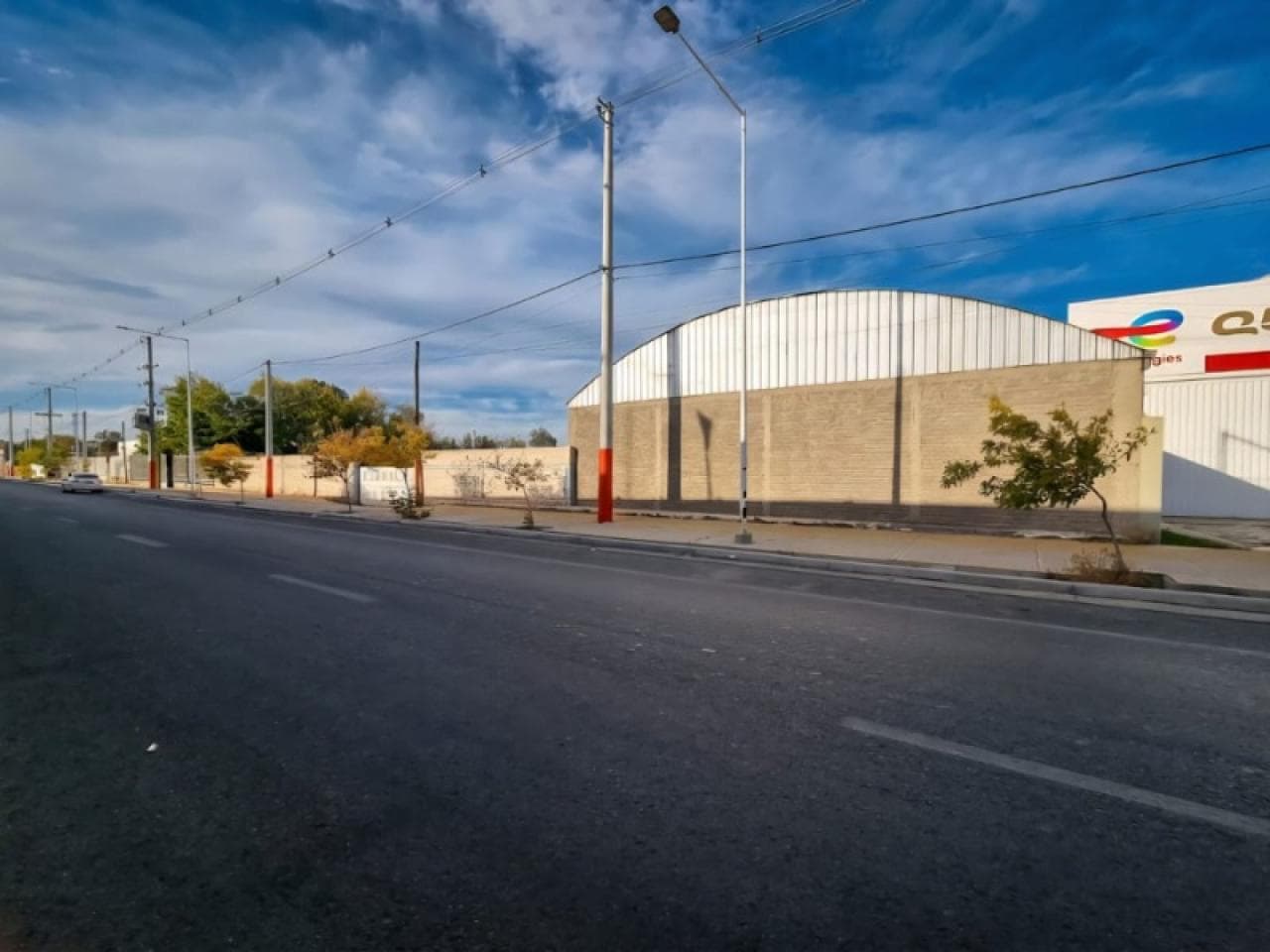 Alquiler Predio Industrial Con Dos Galpones Rn 40. Mls#420981133-108