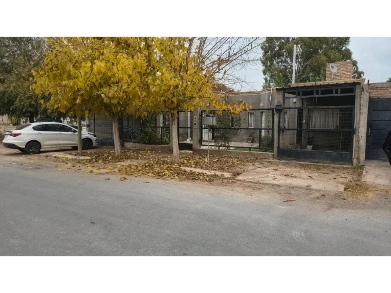 Venta Dos Casas De 2 Dormitorios En Albardón  Ideal Vivienda Y Renta | 343 M² De Terreno