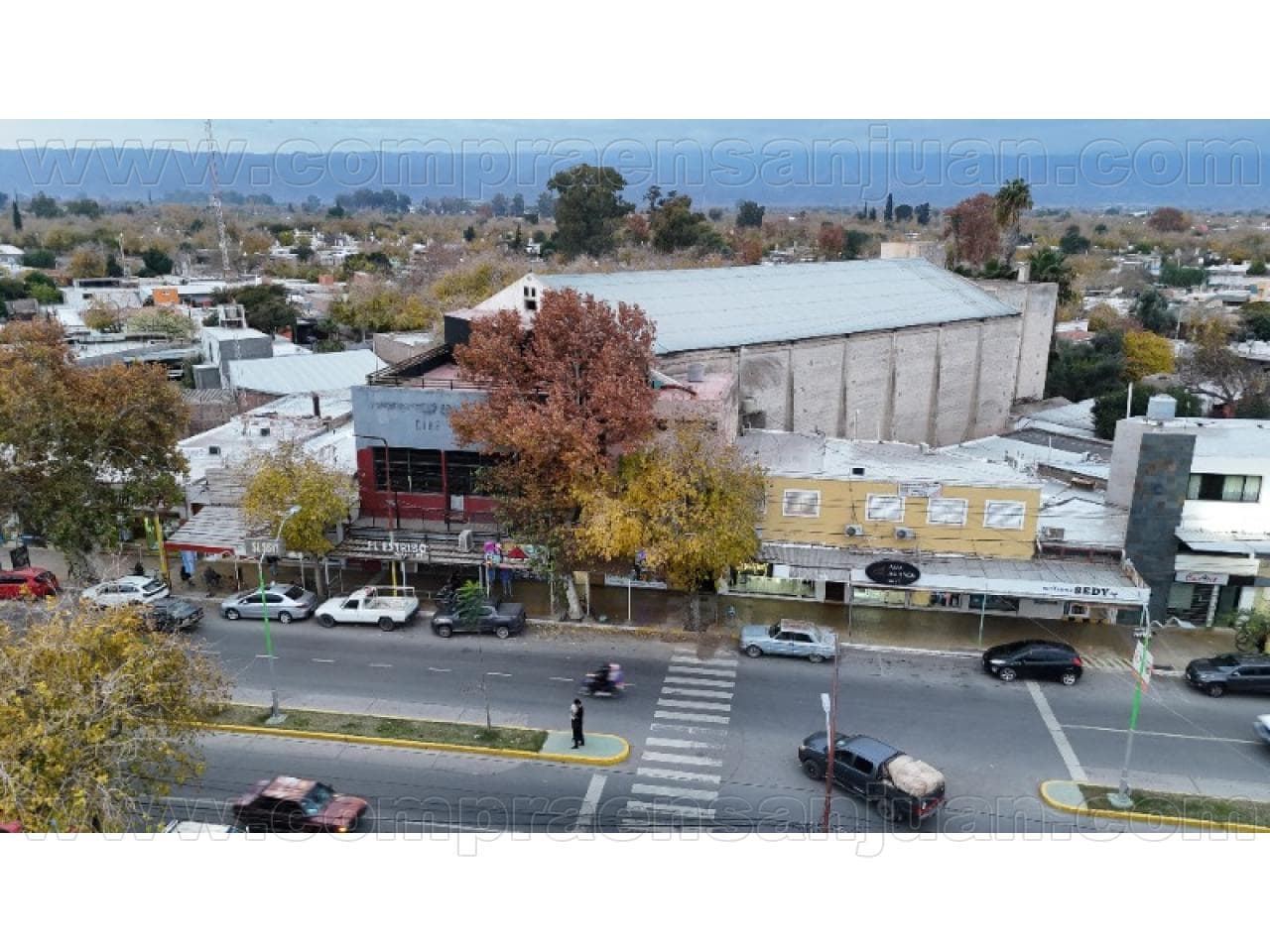 Venta Galpón Con Dos Salones Comerciales. Caucete