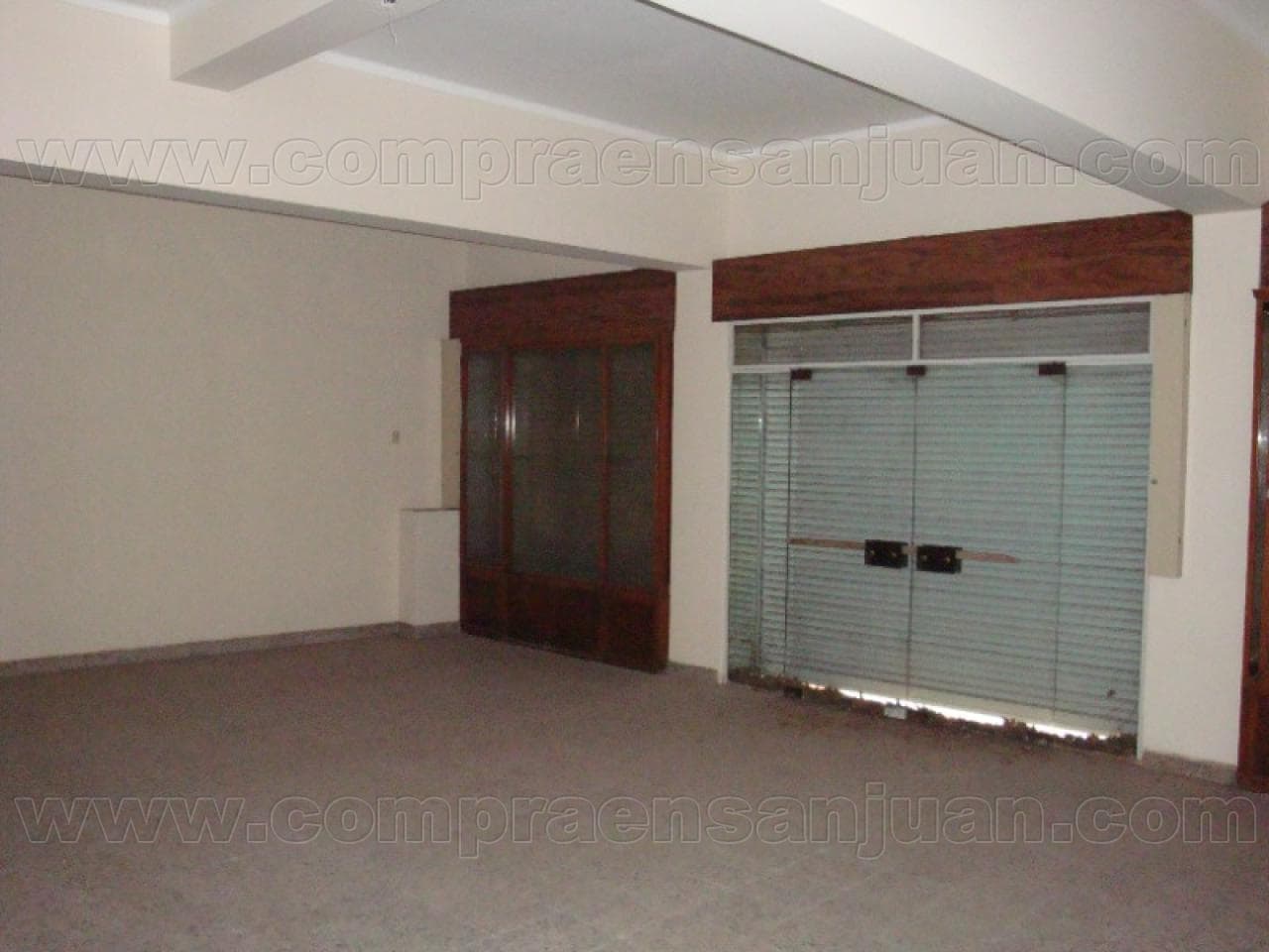 Salón Comercial Con Sotano Y Deposito