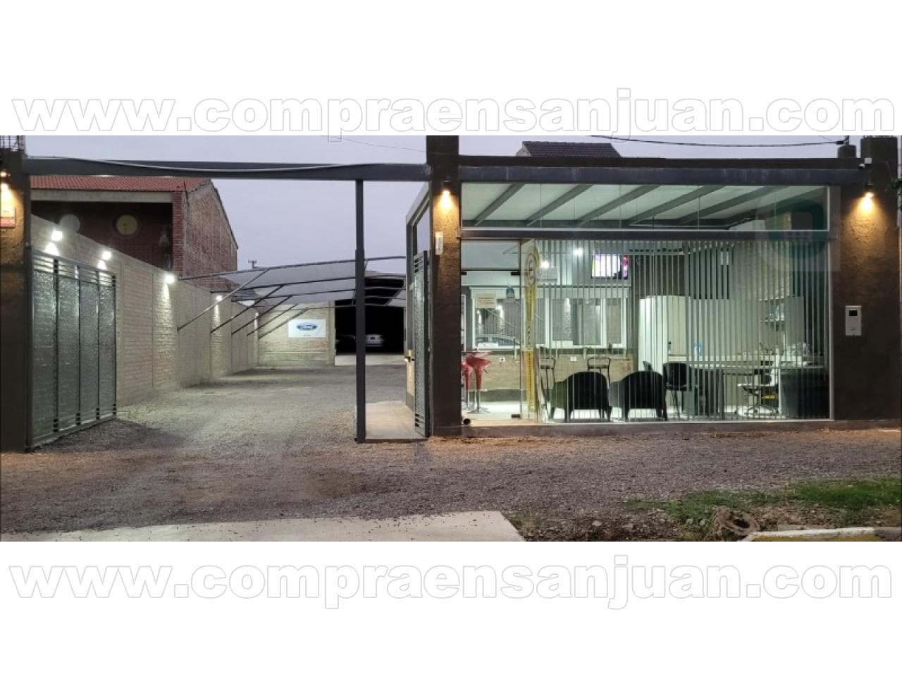 Alquiler Galpon Playa Estacionamiento Oficina Camaras Wifi. 2 Baños Calle Rivadavia 810 0este. Capital