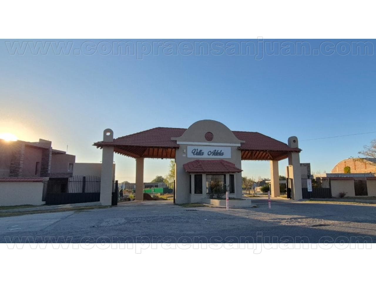 Venta. B° Priv. Villa Adela - Lote 1.172 M2 Aprox - Al Lado De La Garita - 36 Mts Frente - Con Terraplen Construido.-