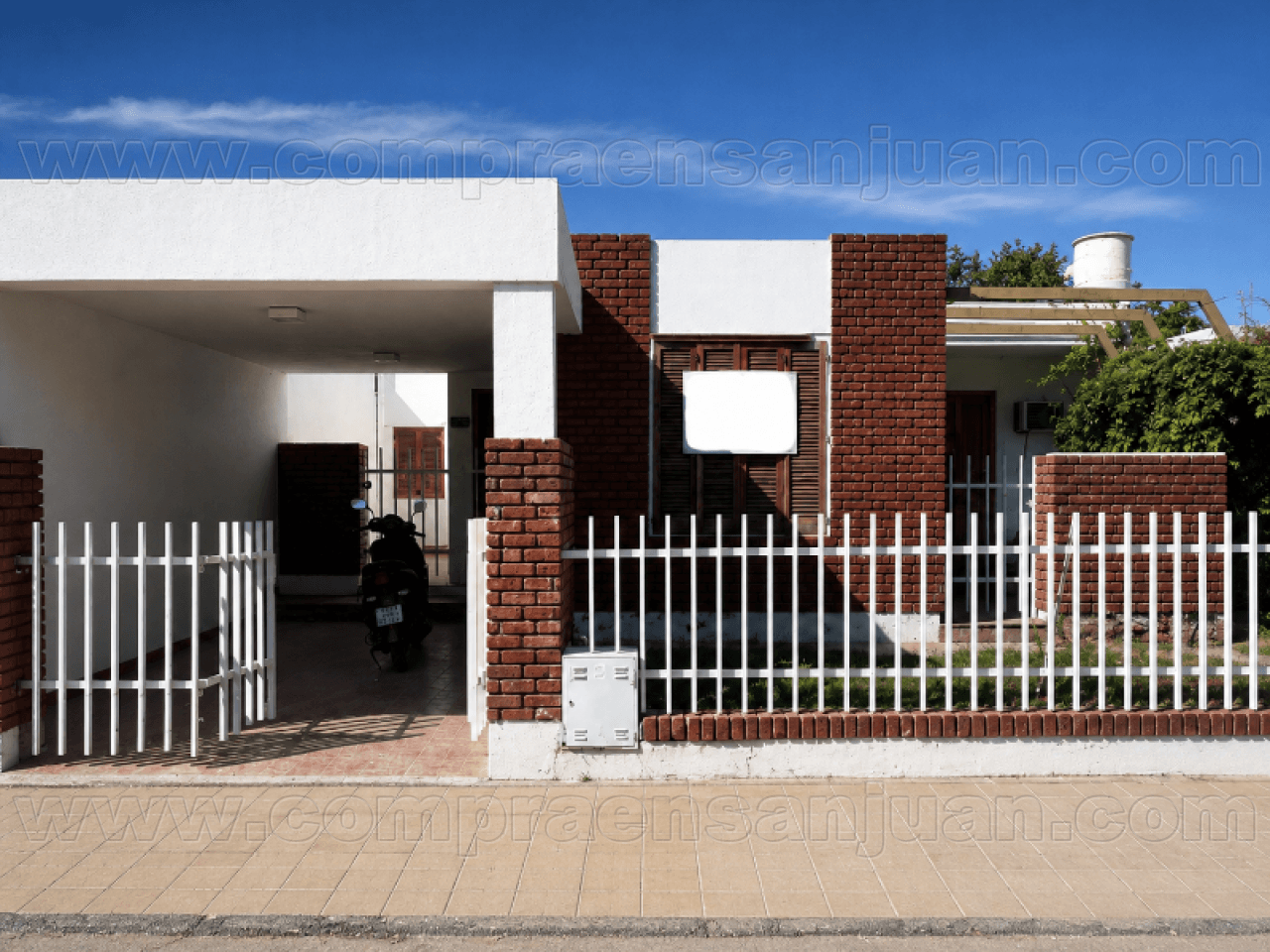 Venta Casa Oportunidad En Barrio Camus  3 Dormitorios. Rivadavia. Apta Credito