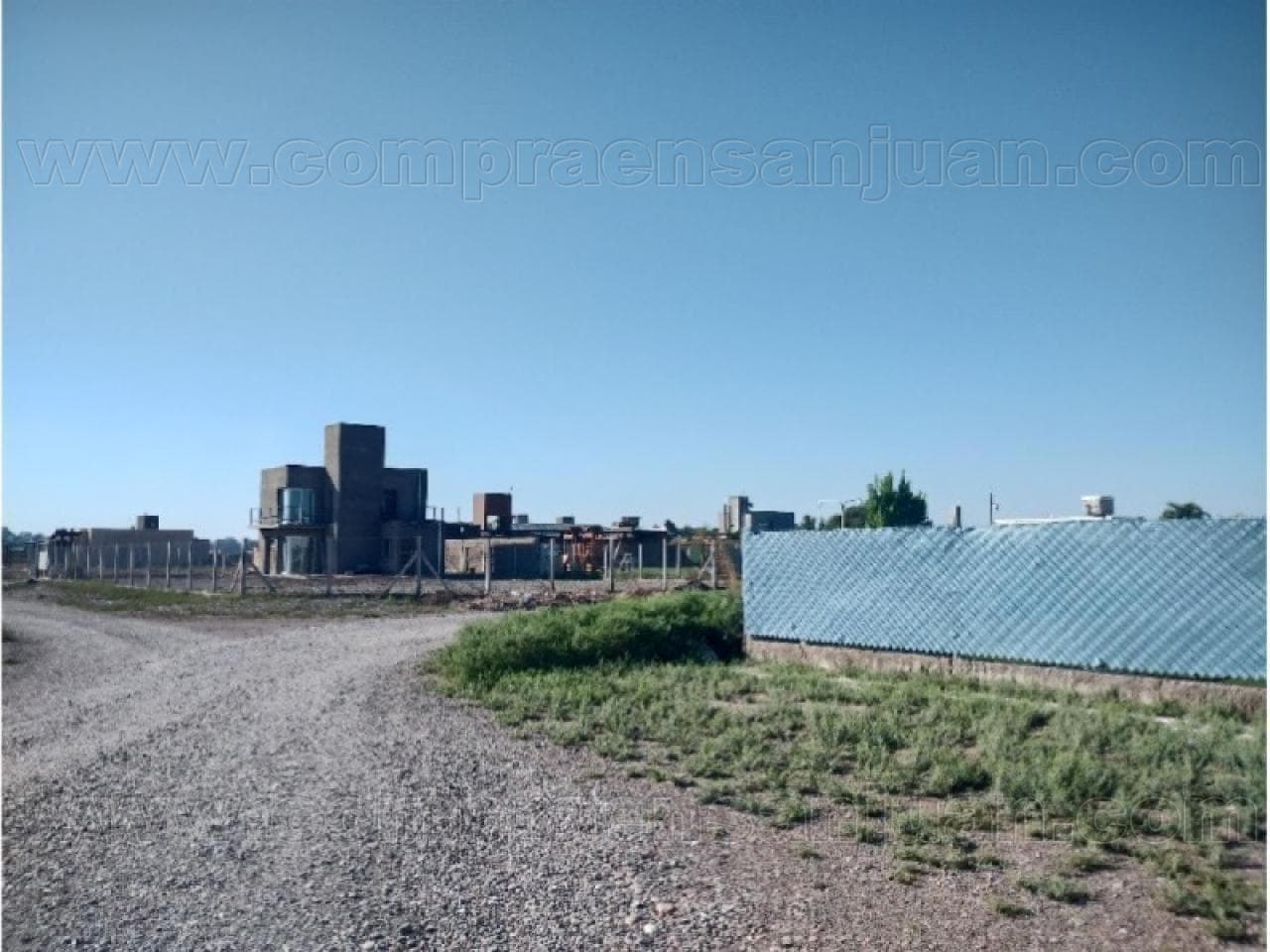 Dueño Directo Santa Lucía Financiaría Algo Con Servicios Cercado Escritura Ingreso Control Remoto Buen Entorno Y Vecinos