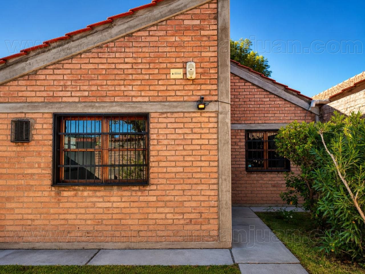 Muy Buena Oportunidad, Casa En Barrio Natania Xv - Rivadavia