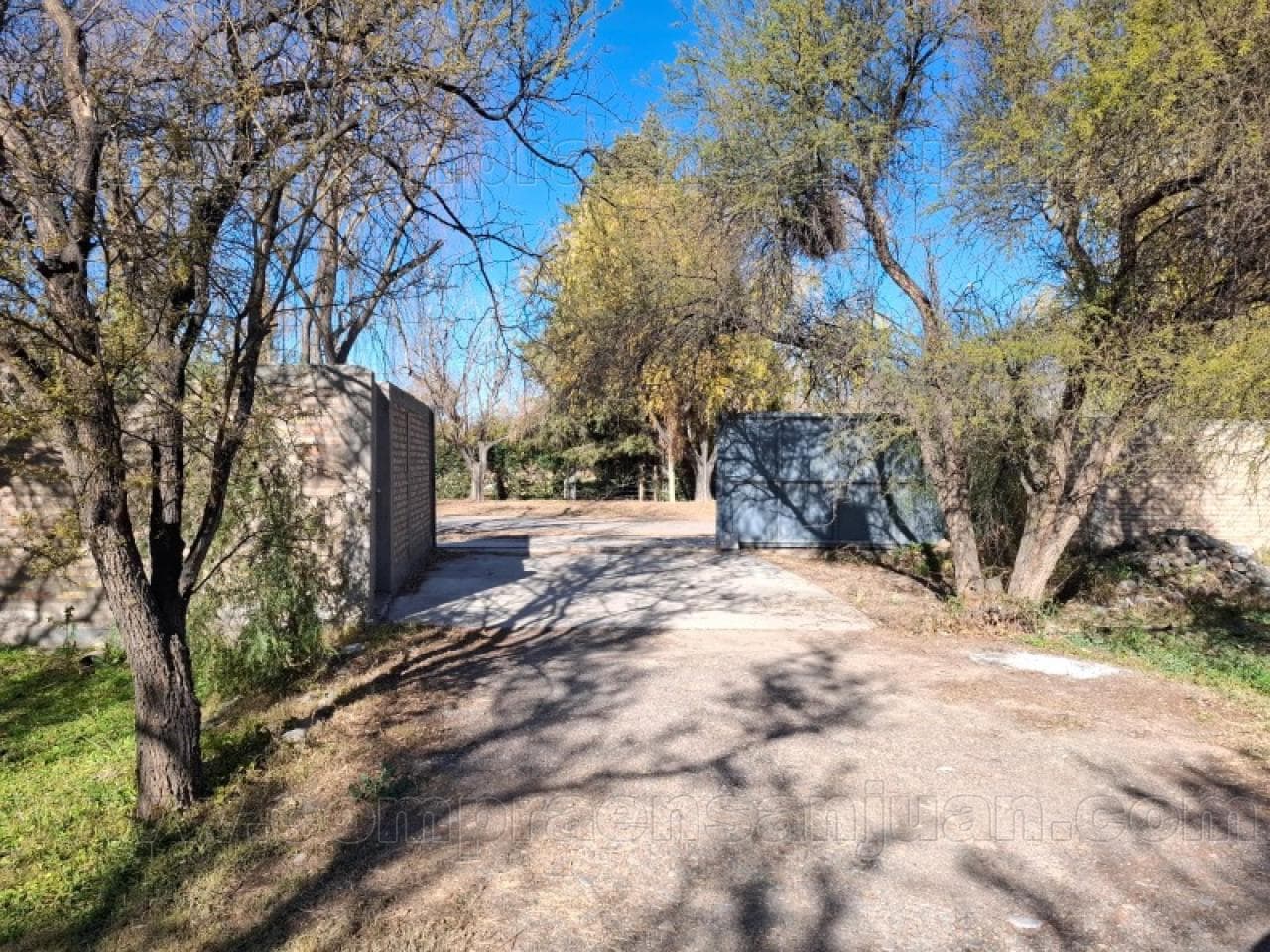 Casa, 3 Dormitorios. En Alquiler En Zonda