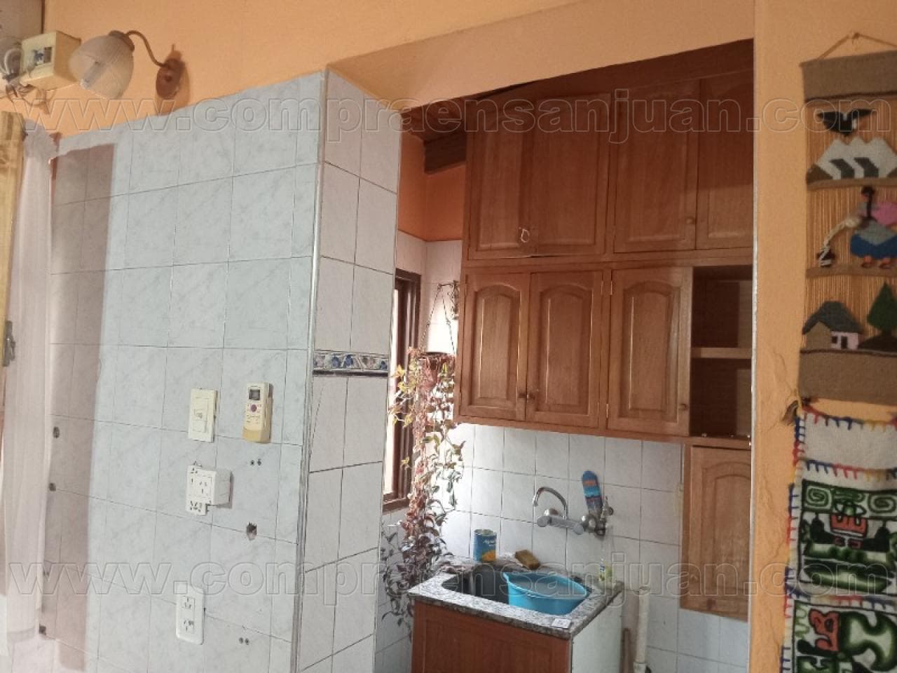 Vendo, Financio. Casa 4 Dorm. 3 Baños. Salón Comercial C/baño