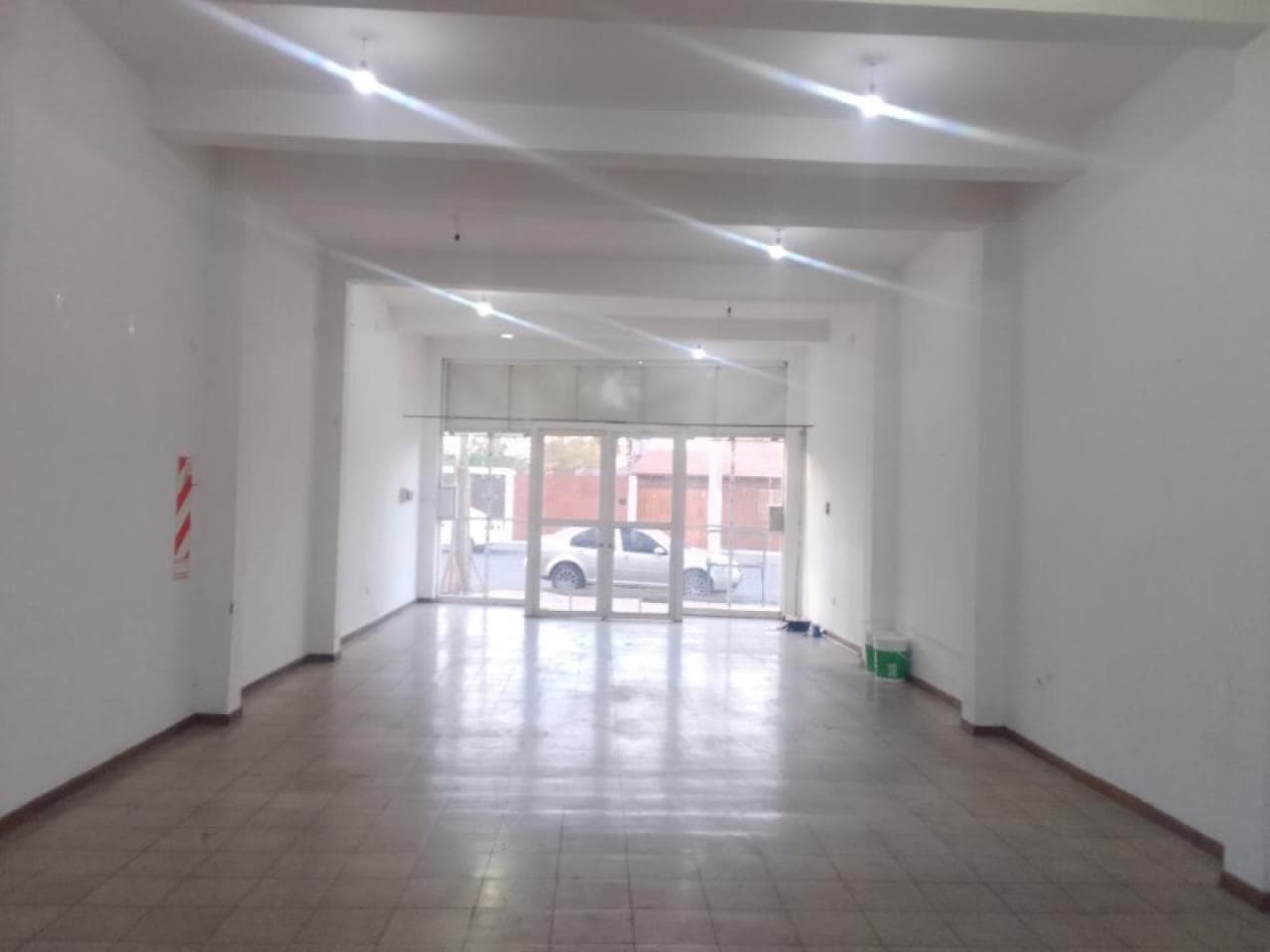 Dueño Alquila Salon Comercial 100 M2 Excelente Ubicacion