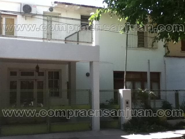 Villa America - Casa 3 Dorm, Cochera, 2 Baños, Living, Cocina, Comedor, Fondo Parquizado, Dpto Servicio De 2 Dorm.