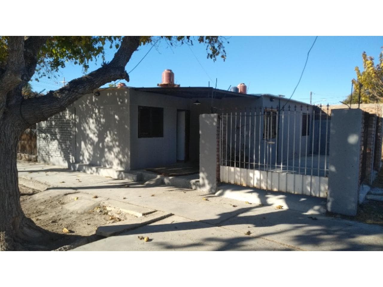 Casa, 3 Habitciones, 1 Baño, Cocina, Comedor, Garage, Todos Los Servicios